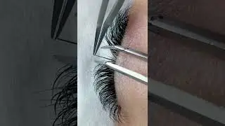 Would you like to try some new colored lash styles? #lashextensions
