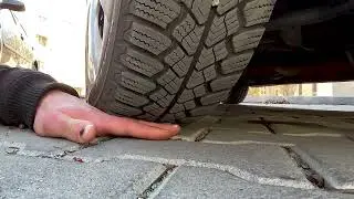OMG♥! She stop my little finger with your car [front wheel]