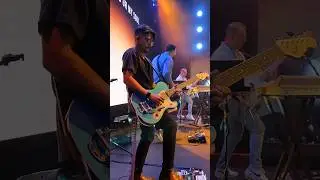 PRAISE AT RESONATE LIVE