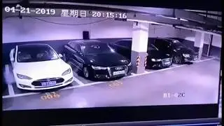 ТЕСЛА ВЗОРВАЛАСЬ И СГОРЕЛА В ШАНХАЕ!!!!! 21.4.2019 ИЛОН МАСК В ШОКЕ!!! TESLA EXPLODES IN SHANGHAI!!!