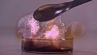 Порошок титана и хлорид иода.