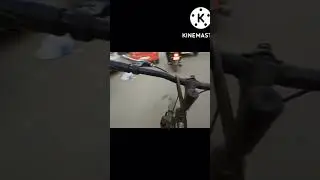 Suddenly the bike collided with the bicycle,🚴‍♂️