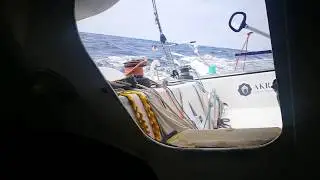 L'interno di un Class 40 da regata