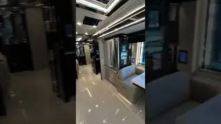 🚍 See why this luxury motorhome had us swooning! 