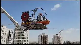 חילוץ פועל מגג בבאר שבע. קרדיט - מתנאל בושרי