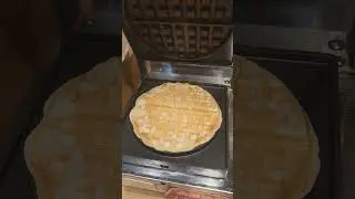 IT'S WAFFLE 🧇 TIME #waffle #shorts