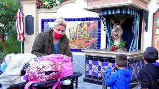 Meet and greet with Donkey interacting With Guests at Universal Studios Hollywood in California