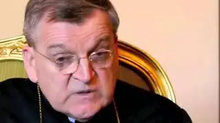 Cardinal Burke Speaks: Communion Kneeling and on the Tongue