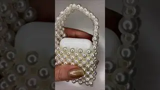 Чехол для наушников сплетённый из бусин  