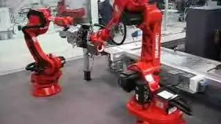 Twee robots Comau geven veel vrijheidsgraden