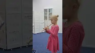 Jingle Bells 🎄🎵🎶🪈  Щукина Анюта, 6 лет. Музыкальная студия Марии Беличенко, г.Омск.