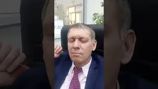 Юриспрудент раскайфовался на рабочке и скоро домой попрется