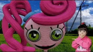 MOM LONG LEGS HAUNTS US IN REAL LIFE! POPPY PLAYTIME IN REAL LIFE!