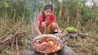 Cooking Delicious Octopus with spicy recipe & Eating for lunch 
