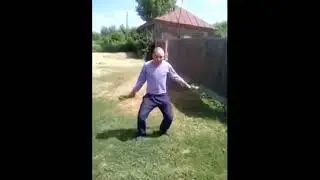 За ВДВ бутылки об голову