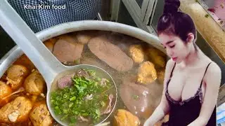Đông khách từ sáng đến trưa, quán bún bò Huế ngon ở thành phố Huế