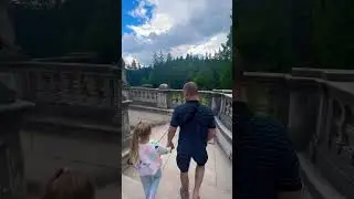 Тримай її за руку міцно ❤️