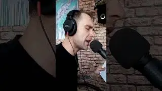 Распеваю новую песню. Хочется верить, что найду хорошего дистрибьютора и донесу её до широких масс.