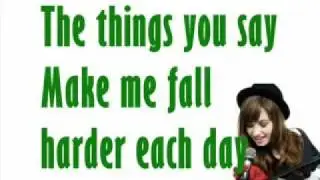 Demi Lovato-Trainwreck[Lyrics on screen HQ]