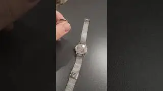 Как  за 2 секунды  закрыть крышку ,,хлопушку,, на кварцевых часах без усилий