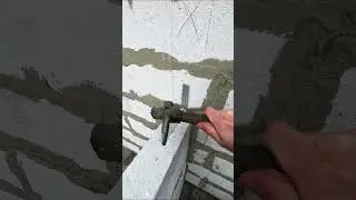 Привязка перегородки к стене с помощью подвеса. Bandaging the walls