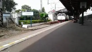 KA Argo Dwipangga Tambahan Melintas Stasiun Jatinegara