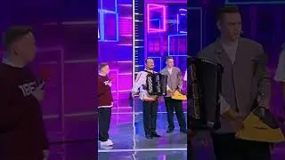 Ведущий передачи "Играй, гармонь любимая!"