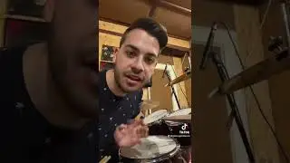 Aspetta che mi siedo alla batteria 🥁😌 INSTA: 