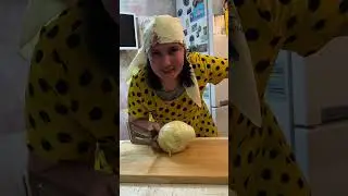 Пародия на @bashkirskaya_domoxozayka . Лучший рецепт пирога с капустой вы ещё не видели 😅#юмор
