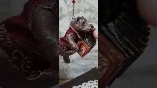 Медведь с гармошкой, игрушка из ваты