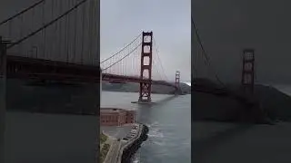 Тюрьма Алькатрас вид с Моста Золотые ворота
