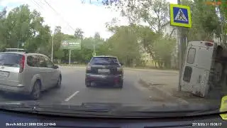 В Самаре на пересечении Вольской и Среднесадовой у автомобиля УАЗ отказали тормоза