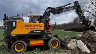 Cleaning accessories with the Volvo EW 180 E and digging other foundations
