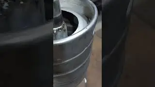 процес работы самовар из пивной бочки