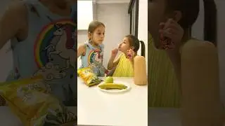 Короче говоря Алинка ест много сладосткй 