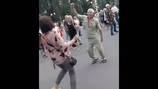 ЗДЕСЬ, ПОД СОЛНЦЕМ, СЛИШКОМ ТЕСНО. ИСПОЛНЯЕТ АВТОР МУЗЫКИ КОМПОЗИТОР НИКОЛАЙ БЕЛОВИЦКИЙ.СЛ.Ю.СОБОЛЯ