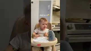 Малыш и игрушка