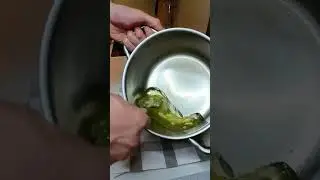 Взбиваю белки Вилкой до "твёрдых пиков"