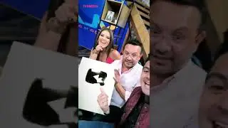 Vane, Quirarte y el "Producer" presumiendo el  botón dorado de VLA.👍