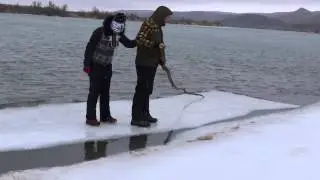 Катание на льдине