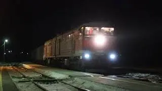 2ТЭ10У-0178 с грузовым поездом на станции Копьёво