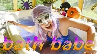 Bath Babe: How To Pick Out a Halloween Costume