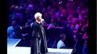 Mimie Mathy chante l'Amitié de Françoise Hardy - Enfoirés 2013
