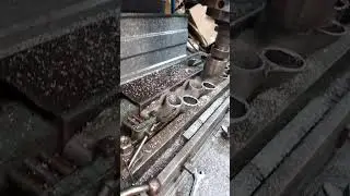 фрезеровка плоскости впускного коллектора .