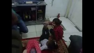 As gatinhas dançando o quadradinho de 8