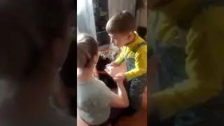 Мальчику и мужикам похуй на всё)))