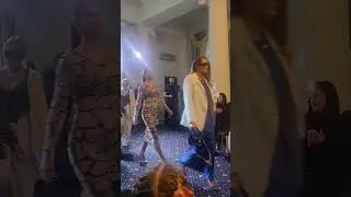 Красивые девушки уходят