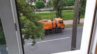 Уборка улиц Чернигова утром 24.06.21