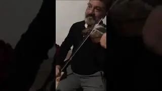 Kemanı ağlatan adam (Bir tek dileğim var mutlu ol yeter)