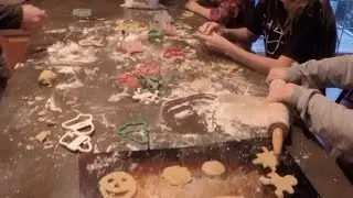 MAKING HOMEMADE CHRISTMAS COOKIES!